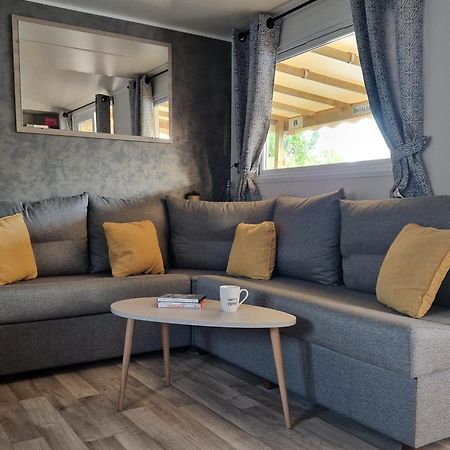 Camping La Carabasse Vias-Plage-T4 Climatise,Tout Confort, Emplacement Calme ! Rum bild